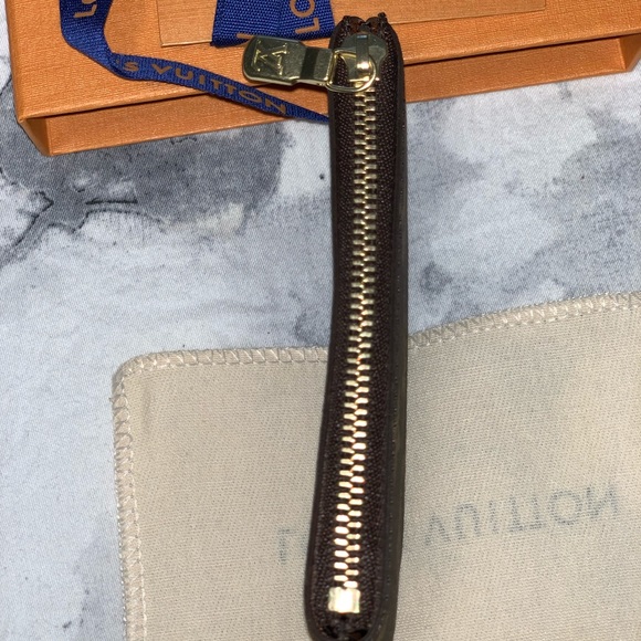 β¨ SOLD β¨Louis Vuitton Monogram Key Pouch πβ¨ - Picture 3 of 9